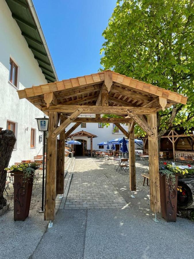 Landgasthaus Zur Linde Pleiskirchen Exterior photo