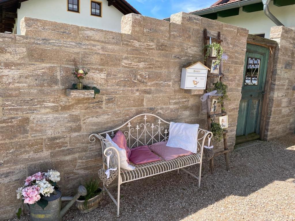 Landgasthaus Zur Linde Pleiskirchen Exterior photo